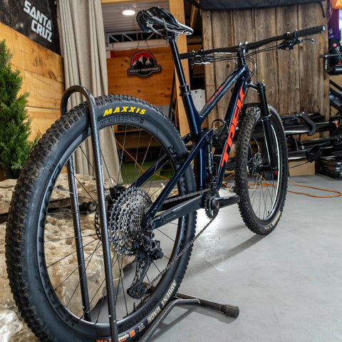 TREK Top Fuel Carbon 9.8 XT (Pre-Owned)