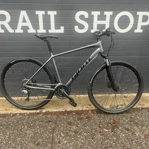 Giant Roam (Pre-Owned)