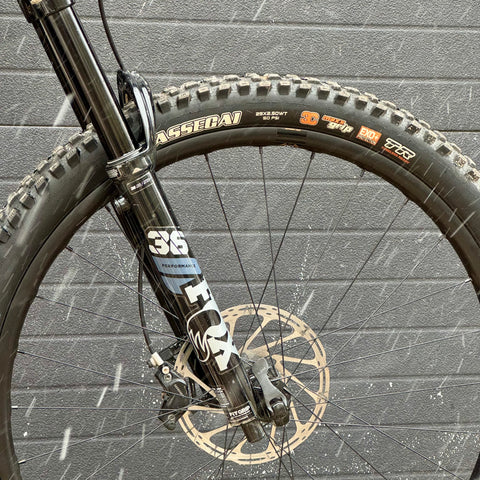 Santa Cruz Heckler CC (Pre-Owned)