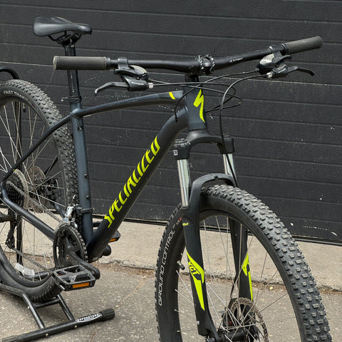 Specialized Rockhopper (Pre-Owned)