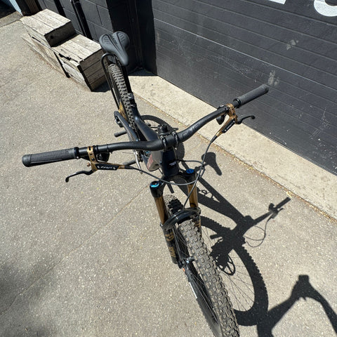 Santa Cruz Nomad C XX1 Custom Build (Pre-Owned)