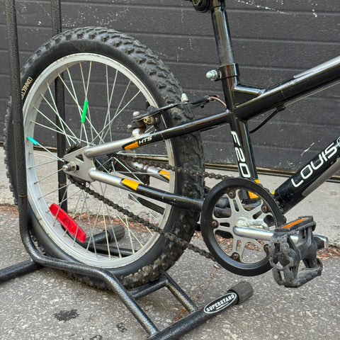 Louis Garneau F20 20" (Pre-Owned)