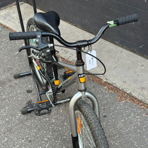 Louis Garneau F20 20" (Pre-Owned)
