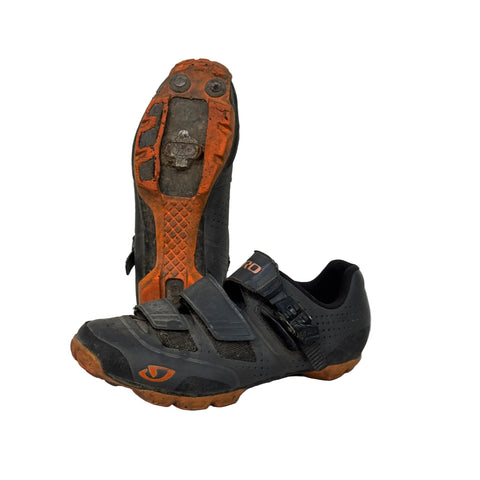 Giro Privateer R  (Pre-Owned)